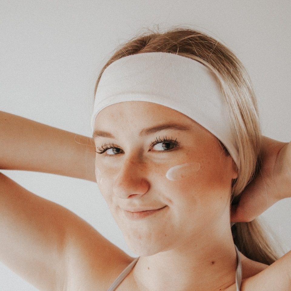 Comment adopter une routine minimaliste et naturelle pour votre peau ?